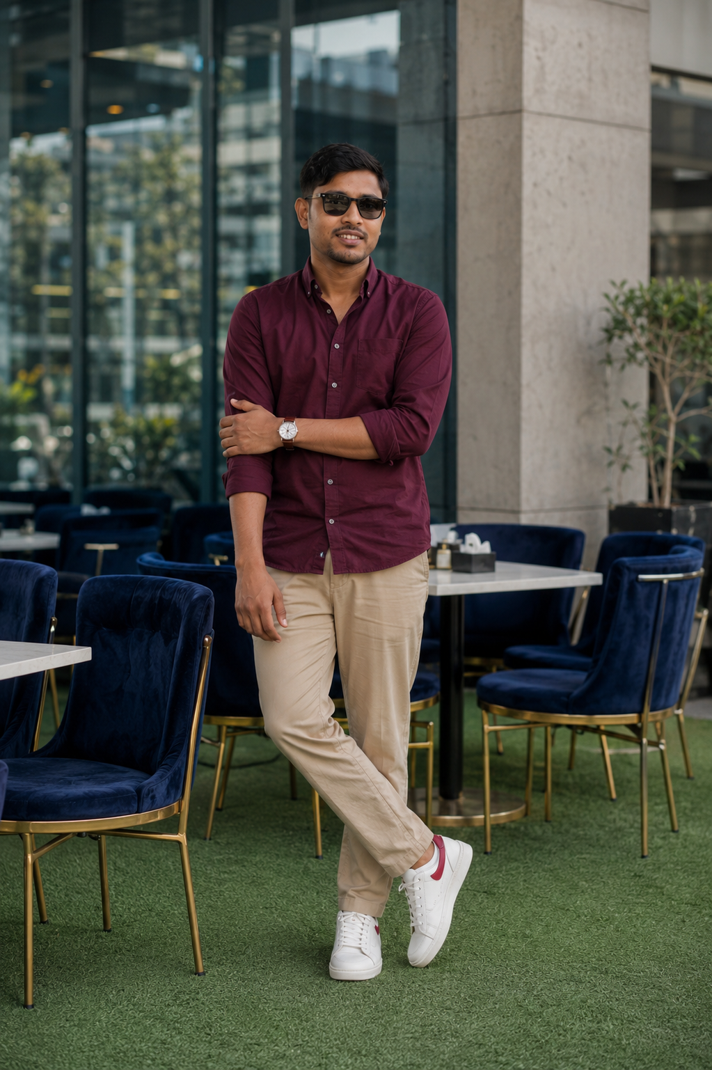 Burgundy cafe standing variant